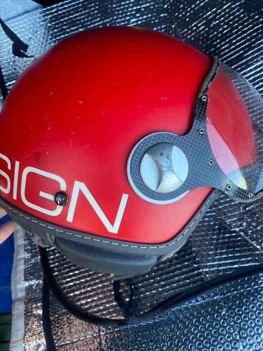 Vendo capacete aberto vintage, Momo design em estado razoável, com viseira.