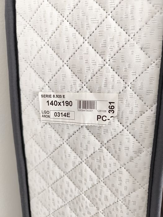 Colchao casal NOVO 190x 140x 20cm