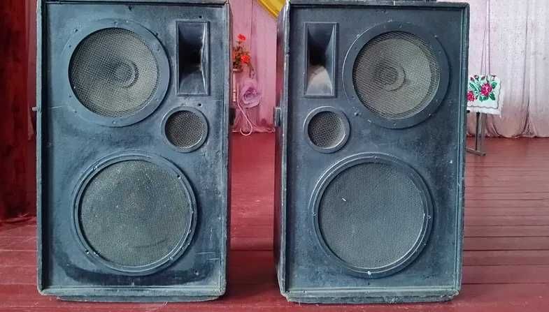 Продам колонки 750w