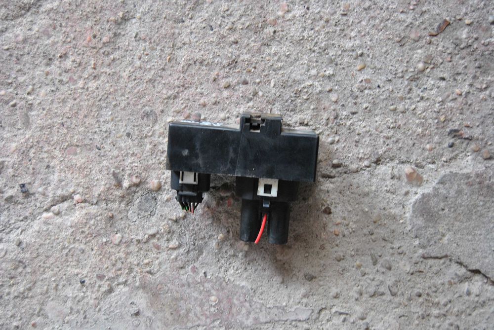 Przekaźnik wentylatorów chłodnicy Audi a3 8L