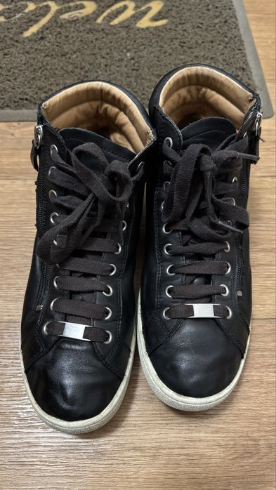 Продам кожані оригінальні кеди UGG