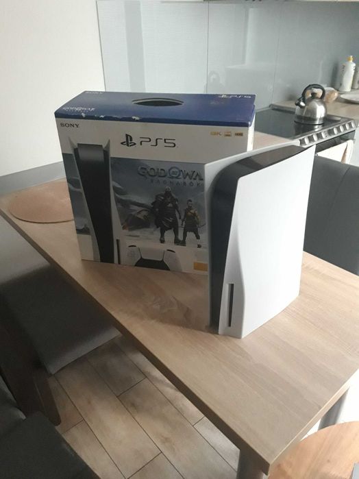 Konsola Sony PlayStation 5 wersja z napędem + pad i okablowanie Wysyłka