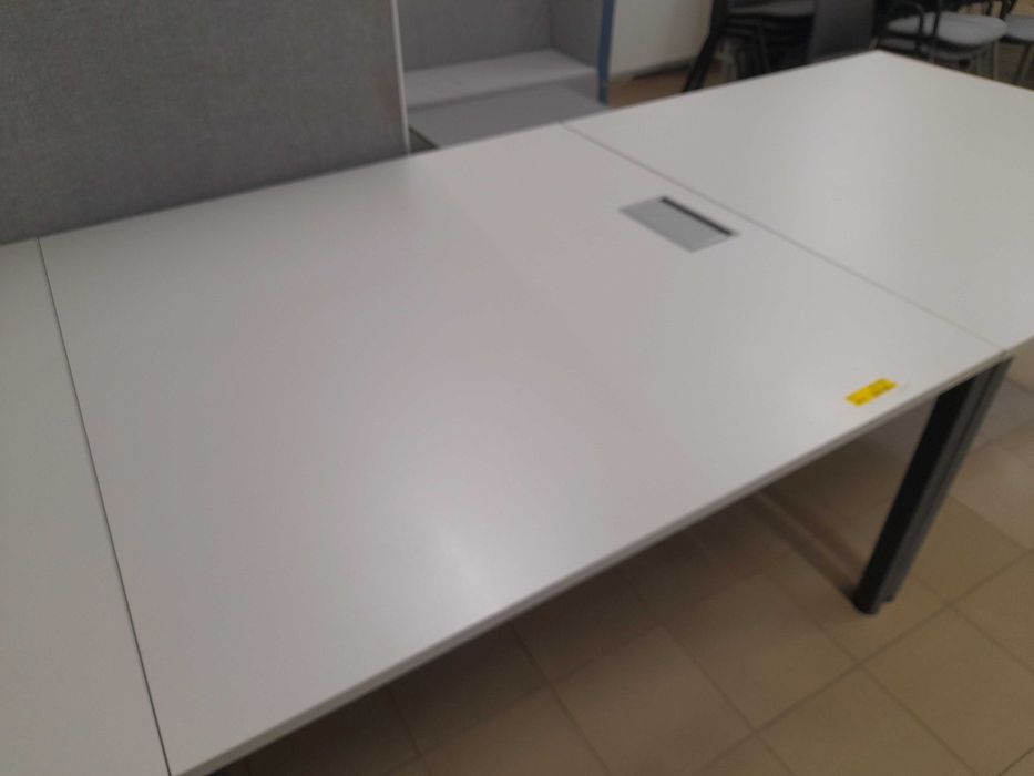 Stoły konferencyjne białe