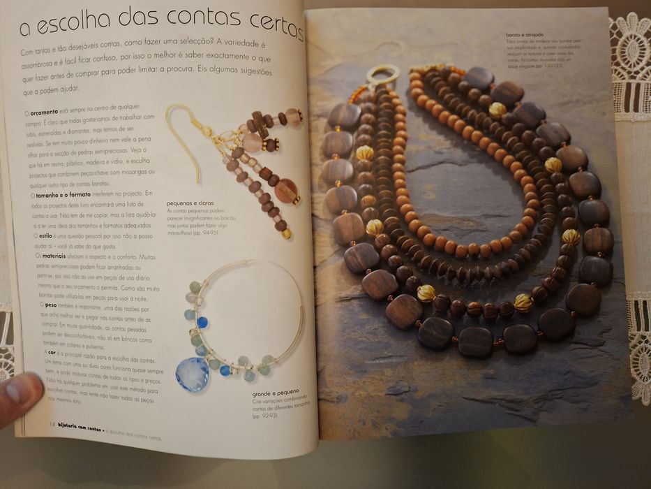 Livro: MAYA BRENNER" Bijutaria Com Contas.