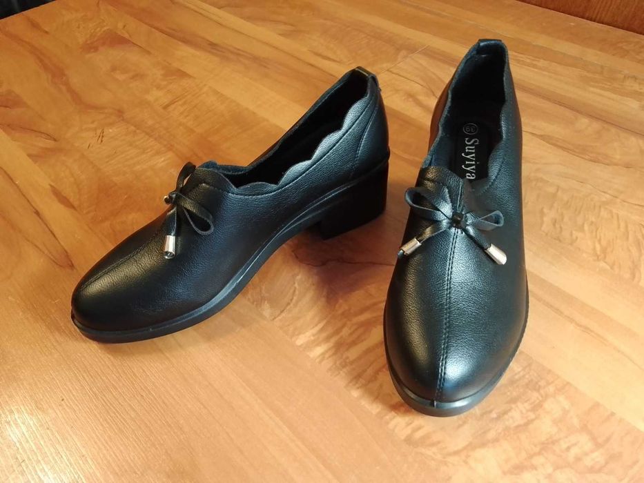 Женские туфли SUYIYA - 38 р. (очень легкие и мягкие)