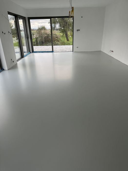 Posadzki żywiczne, polerowanie i renowacja betonu