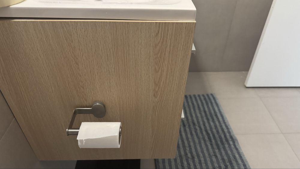 Promoção: Conjunto de armarios para casa de banho como novos