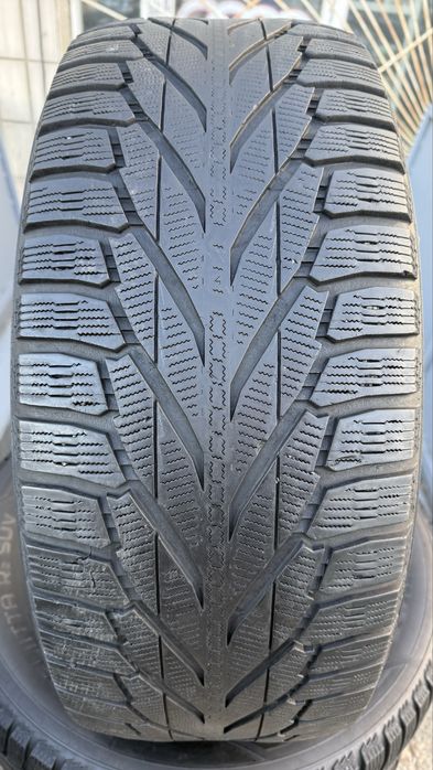 285/65 17  Nokian Hakkapelitta R2. SUV 4 шт