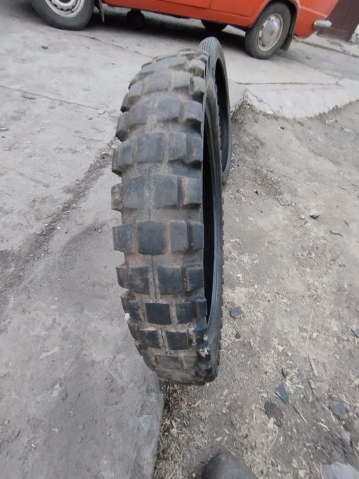 Продам резину r18 3.25 и 2.75