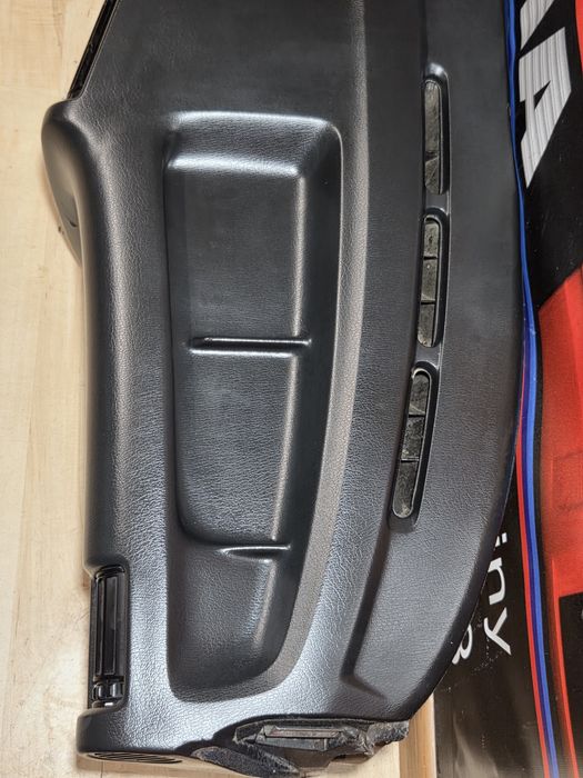 BMW E30 Deska Rozdzielcza Konsola  Kokpit Pulpit Tunel
