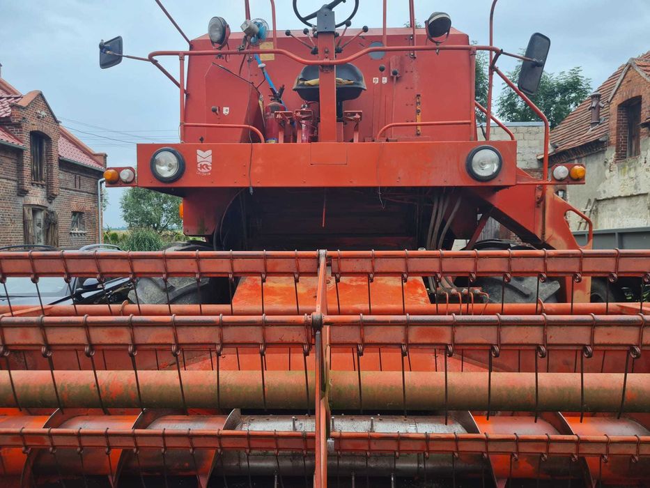 Sprzedam kombajn Bizon Z056