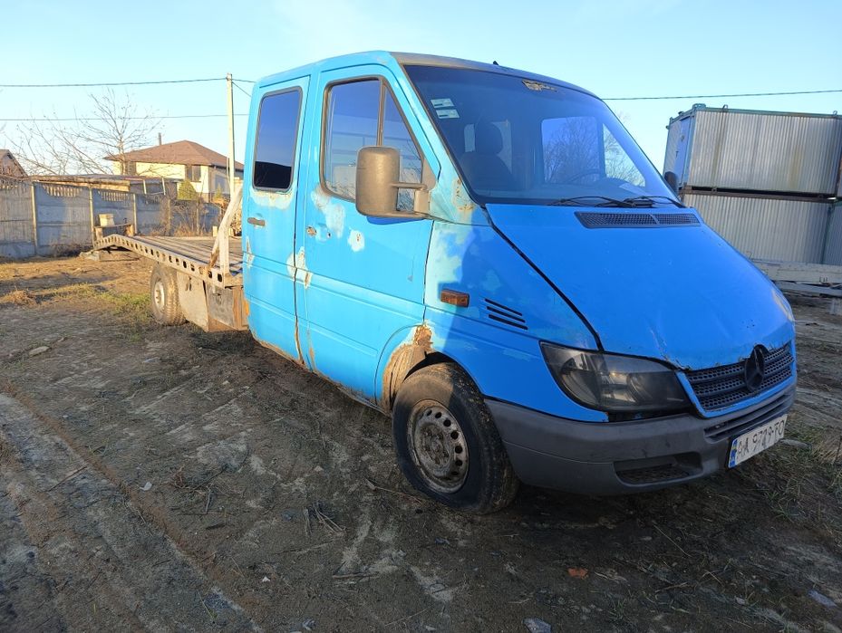 Sprinter MB 2005 рік. 2.7D. вантажний бортовий дубль кабіна.
