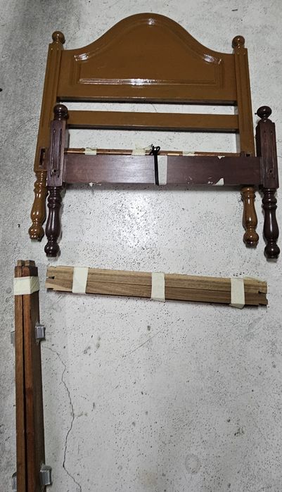 Cama de solteiro com estrado
