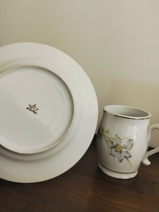 3 pratos sobremesa e caneca Artibus