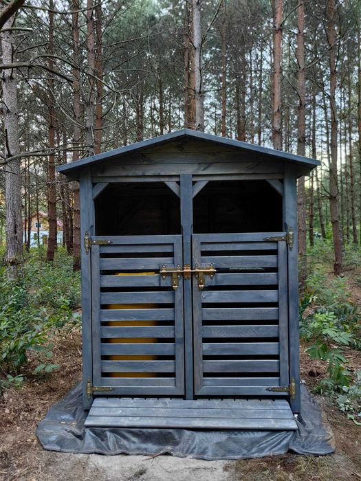 Wiata śmietnikowa drewniana 1,8x0,9m, zabudowa na kosz dach dwuspadowy