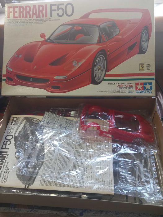 Kit Ferrari F50 TAMIYA 1/24