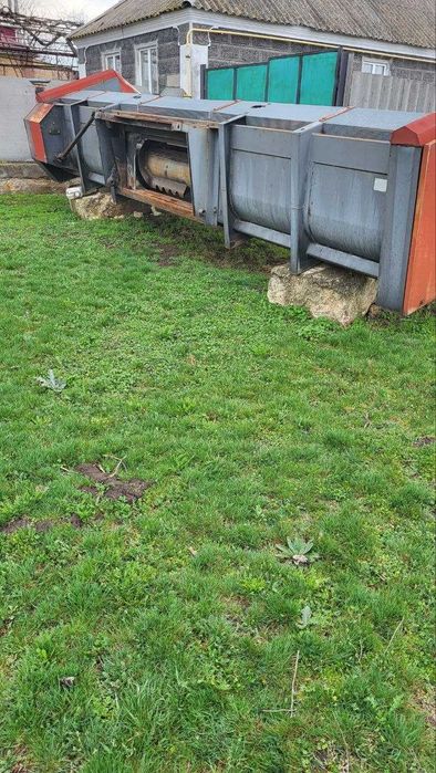 Комбайн зернозбиральний Claas Mega 208 II