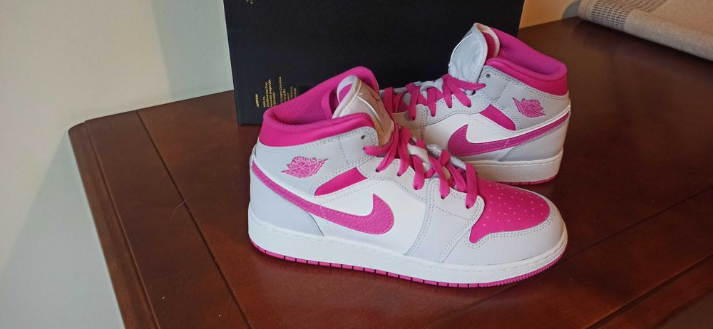 (r. 38,5) Nowe buty damskie Nike Air Jordan 1 Mid GS Pink FD8780.-500