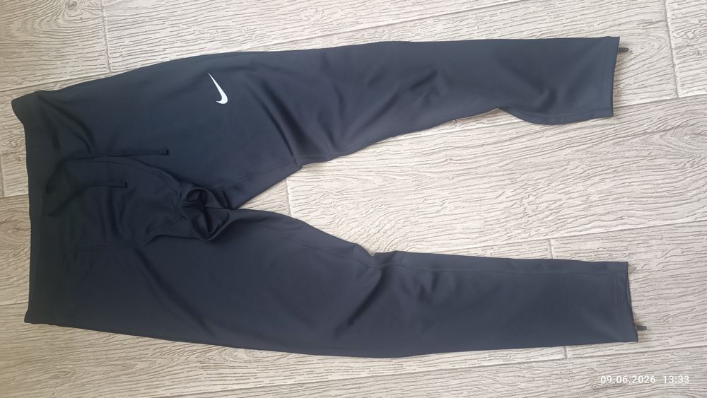 Чоловічі бігові тайтси Nike Dri-FIT Running (Розмір M) — Оригінал, відмінний стан!