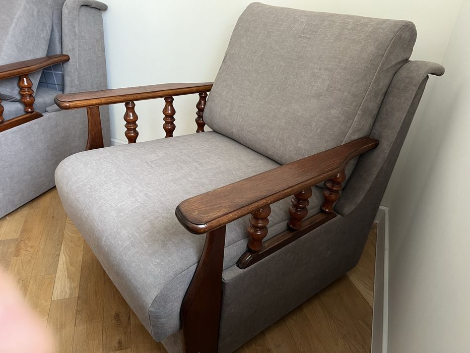 Диван і два мʼяких крісла