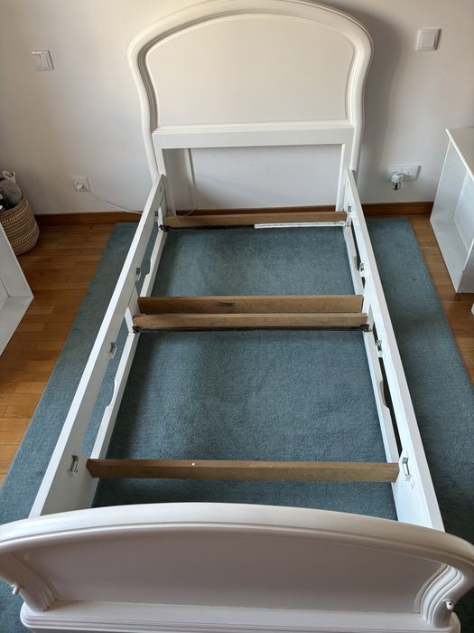 Cama solteiro branca  100cm