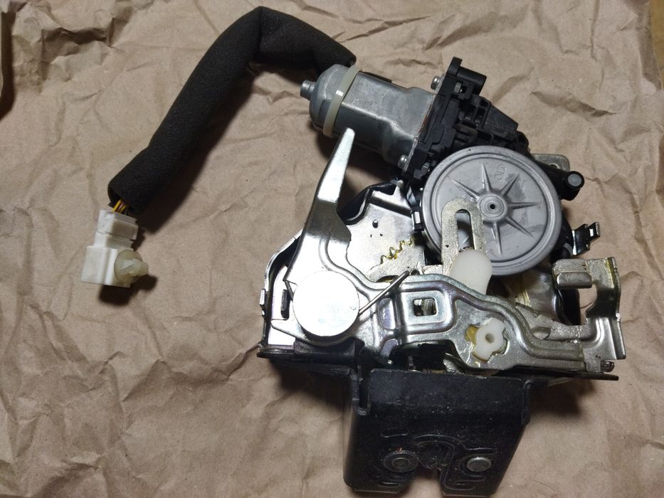 Замок крышки багажника Acura MDX 13-21 внедорожник 3.5