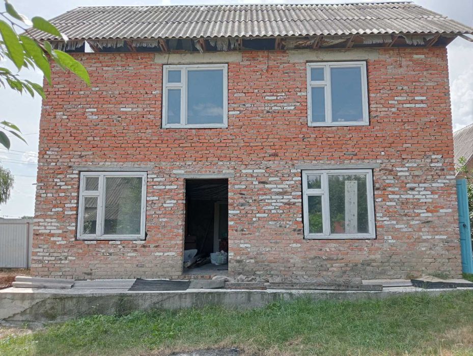 Продаж будинку в селищі Завадівка.