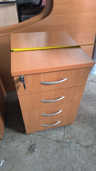 ** stół biurowy z szafką**