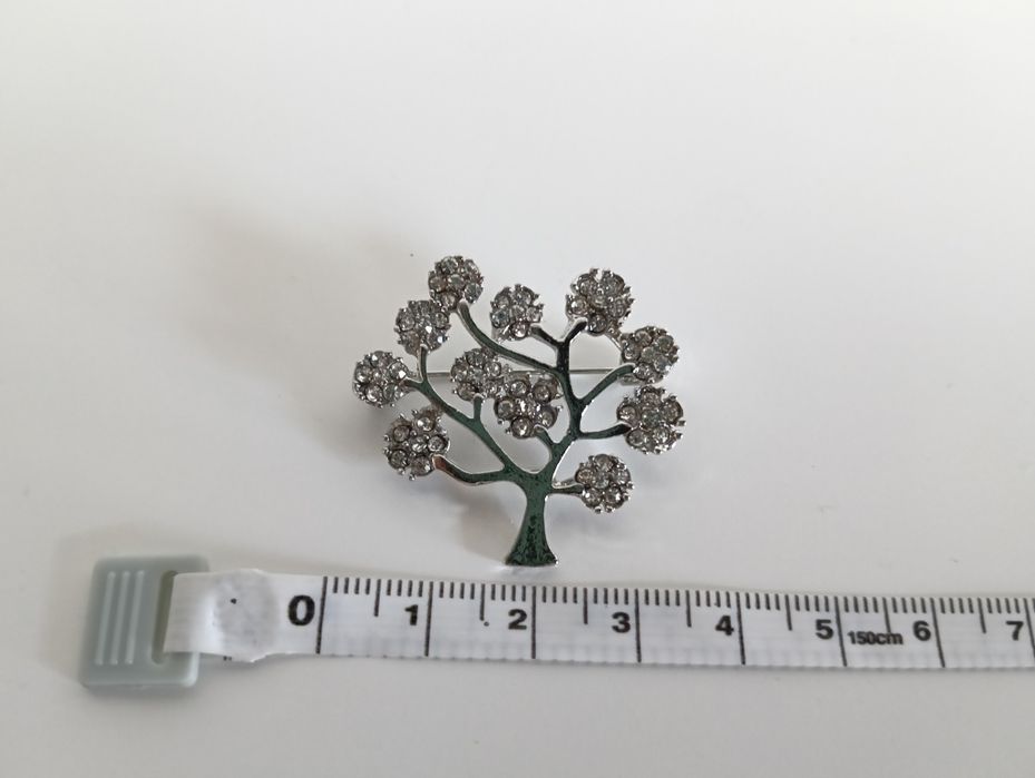 Broszka drzewo kolor srebrny