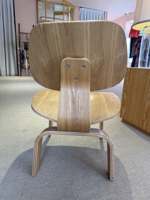 Cadeira Charles Eames Lcw