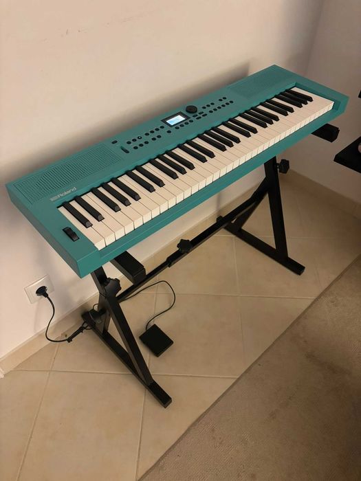 Piano elétrico Roland GO:KEYS 3 – Como Novo