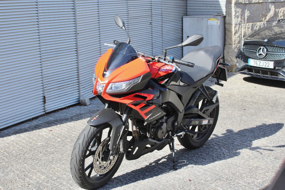 Aprilia Tuono 125 (2023) | 8.800 km | Escape MIVV