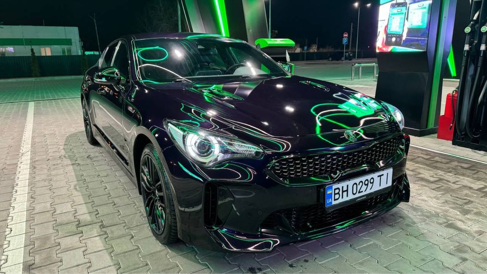 Одна з 90 в Україні. Повністю виправдовує надпис «LookAtHim” на номерних знаках. 

•Повне офіційне перефарбування
•Антихром
•Стеля та стійки з алькантари
•Вібро-та шумоізолюваний повністю 
•Підігрів керма, сидінь
•Зонний клімат-контроль
•СarPlay
•Перфорація шкіри
•Комплект гумових килимів 
•Вся історія авто у окремому інстаграм з фото та відео ремонту
•Готовий до Stage 2 (залишились тільки мізки)
•Перевдітий у GT-версію
•Повністю обслуговуваний перед продажем
•Одна власниця в Україні
•Готовий до будь-яких перевірок