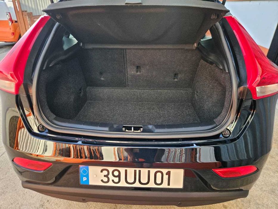 Volvo V40 Rdesign 2018