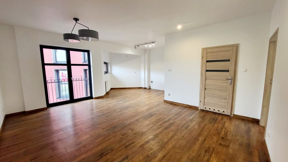 Wynajmę od zaraz atrakcyjny  lokal na biuro, kancelarię w centrum