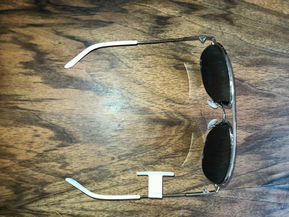 Pilotki srebrne Guess nowe