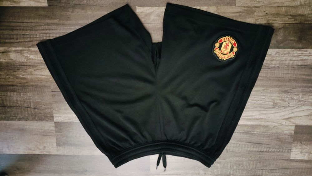 pilkarskie spodenki ADIDAS Manchester United