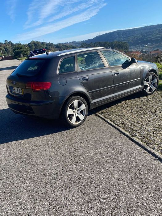 Audi A3 1.9 TDI SportBack (com rádio display + GPS)