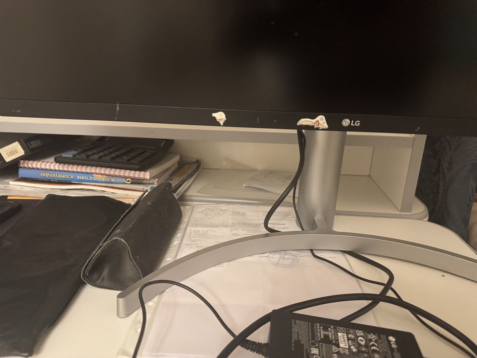 Монітор LG 32 UN650-W