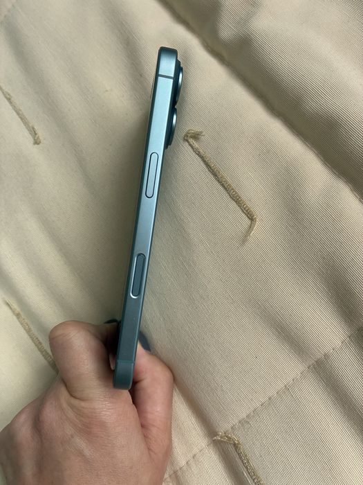 iPhone 16  verde agua  128GB