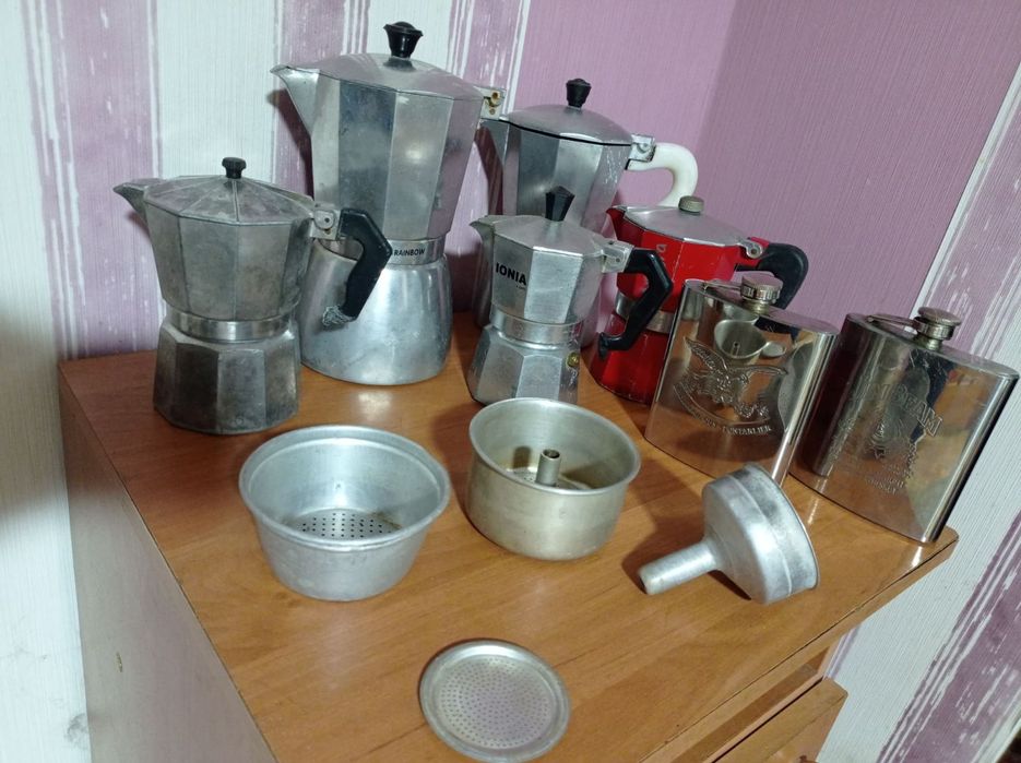 Кавоварка гейзерна. Кофеварка. Фляга.