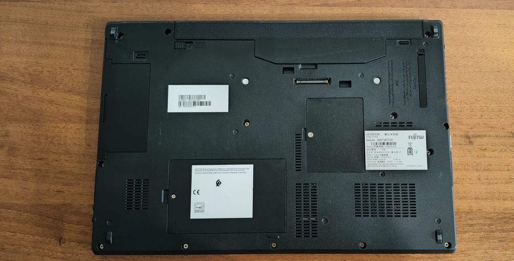 Fujitsu E756 "15.6" Intel Core i3, ОЗУ-8гб-DDR4, SSD-240gb