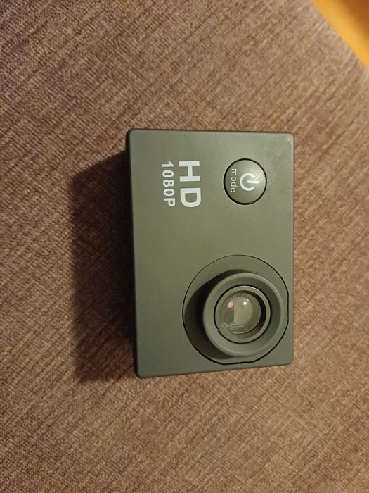 Câmara de ação 1080p, com tripé extensível.