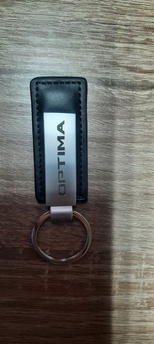Продам брелок на ключи KIA UQ016AY744