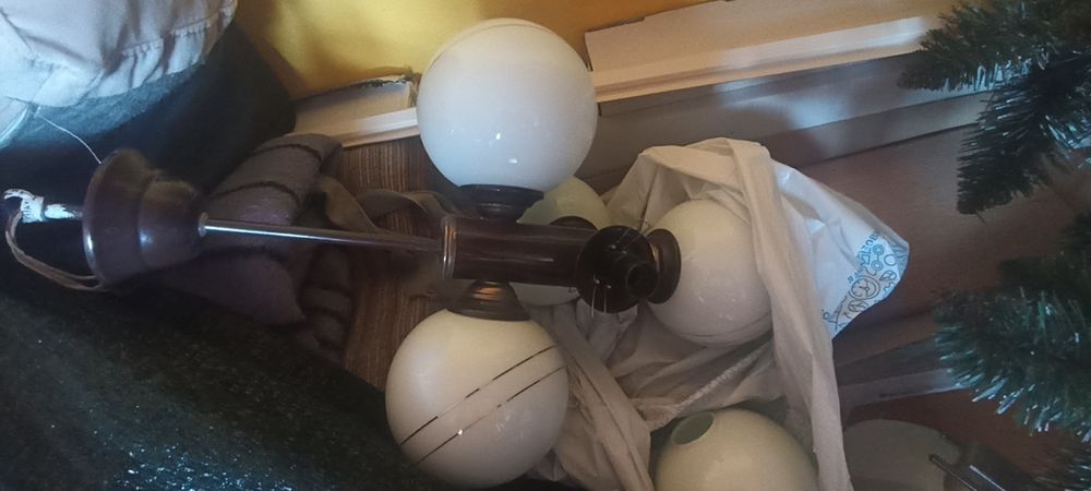 Żyrandol PRL stary mleczny 4 kule okazja