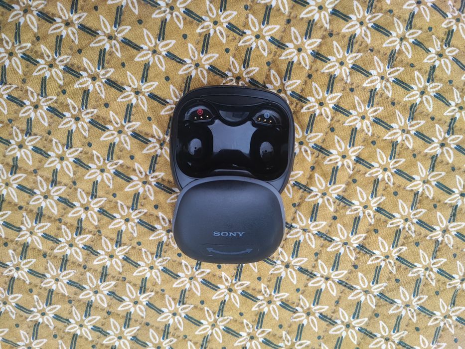 Headphones Sony WF-SP700N