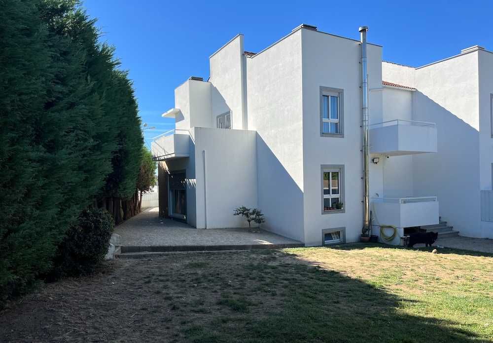 Vivenda de ponta geminada em Abraveses - Viseu