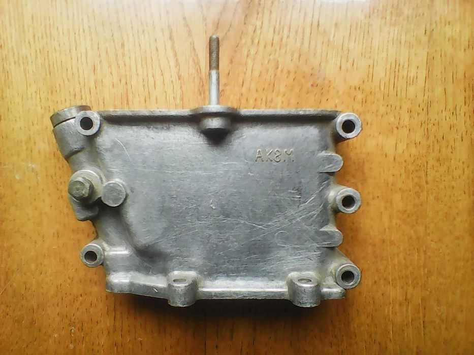 Продам дві бокові кришки.