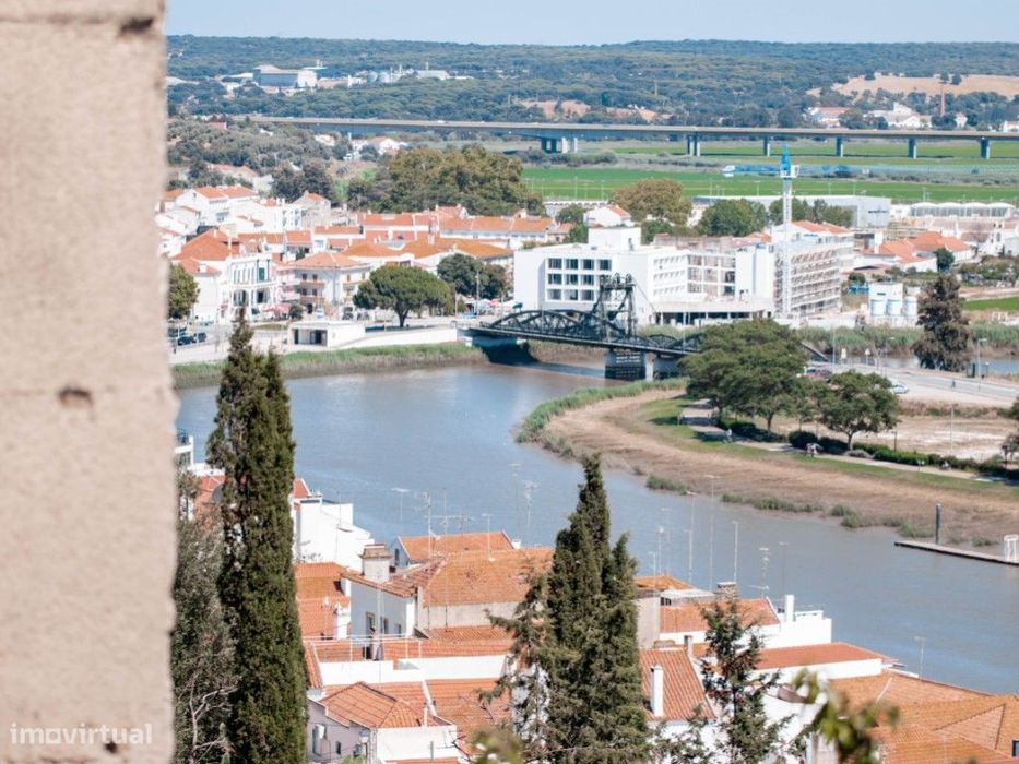 Moradia Moderna com jardim em Alcácer do Sal