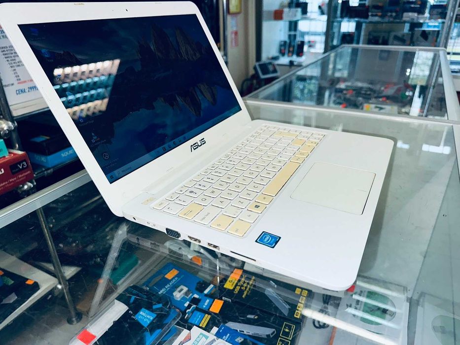 Laptop ASUS R417S 14" biały N3050 2GB SSD 256GB Win 10